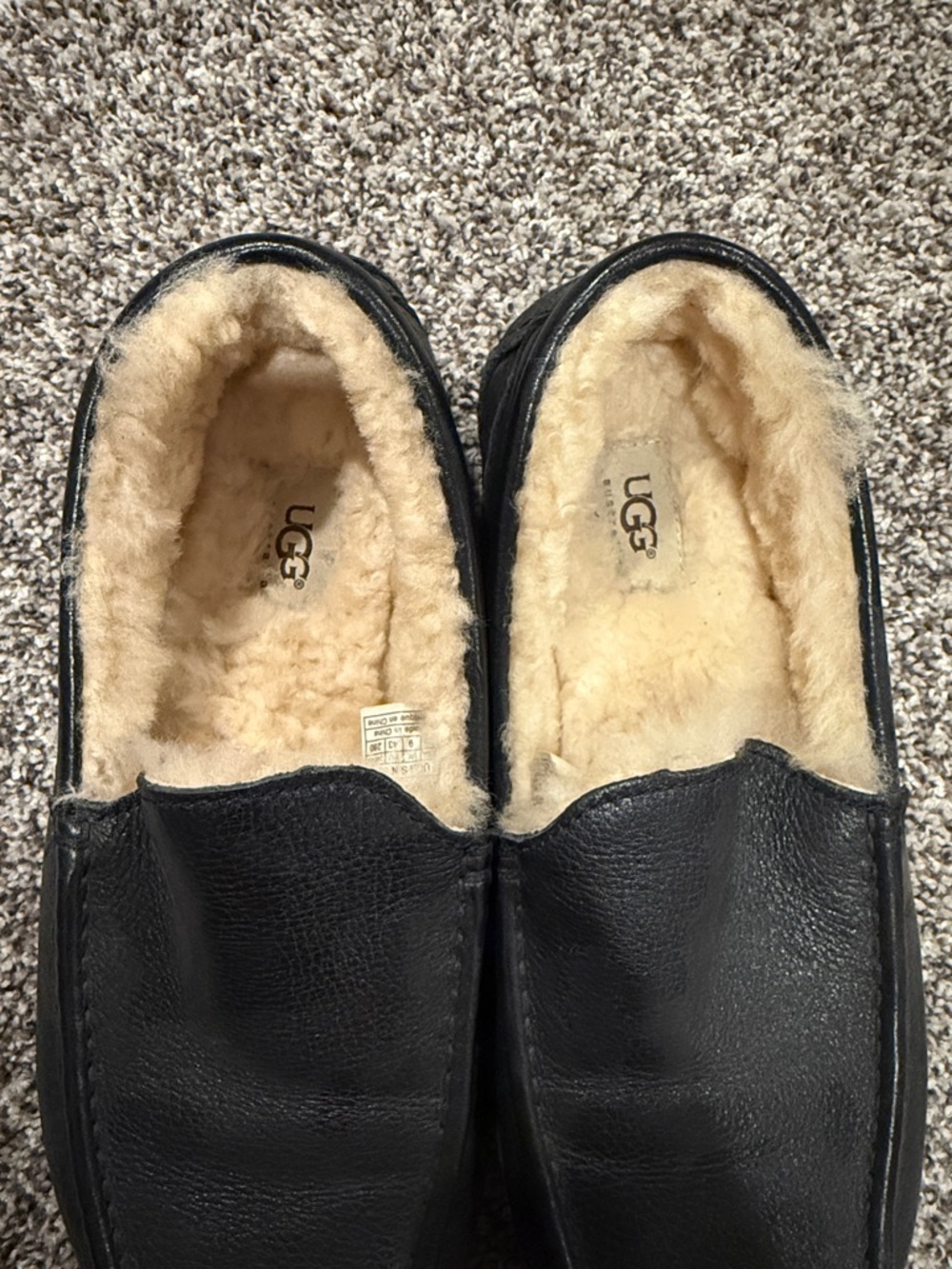 UGG Men's Black Leather Slip-On Shearling-Lined Loafers - Picture 5 of 6